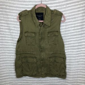 American Eagle vest